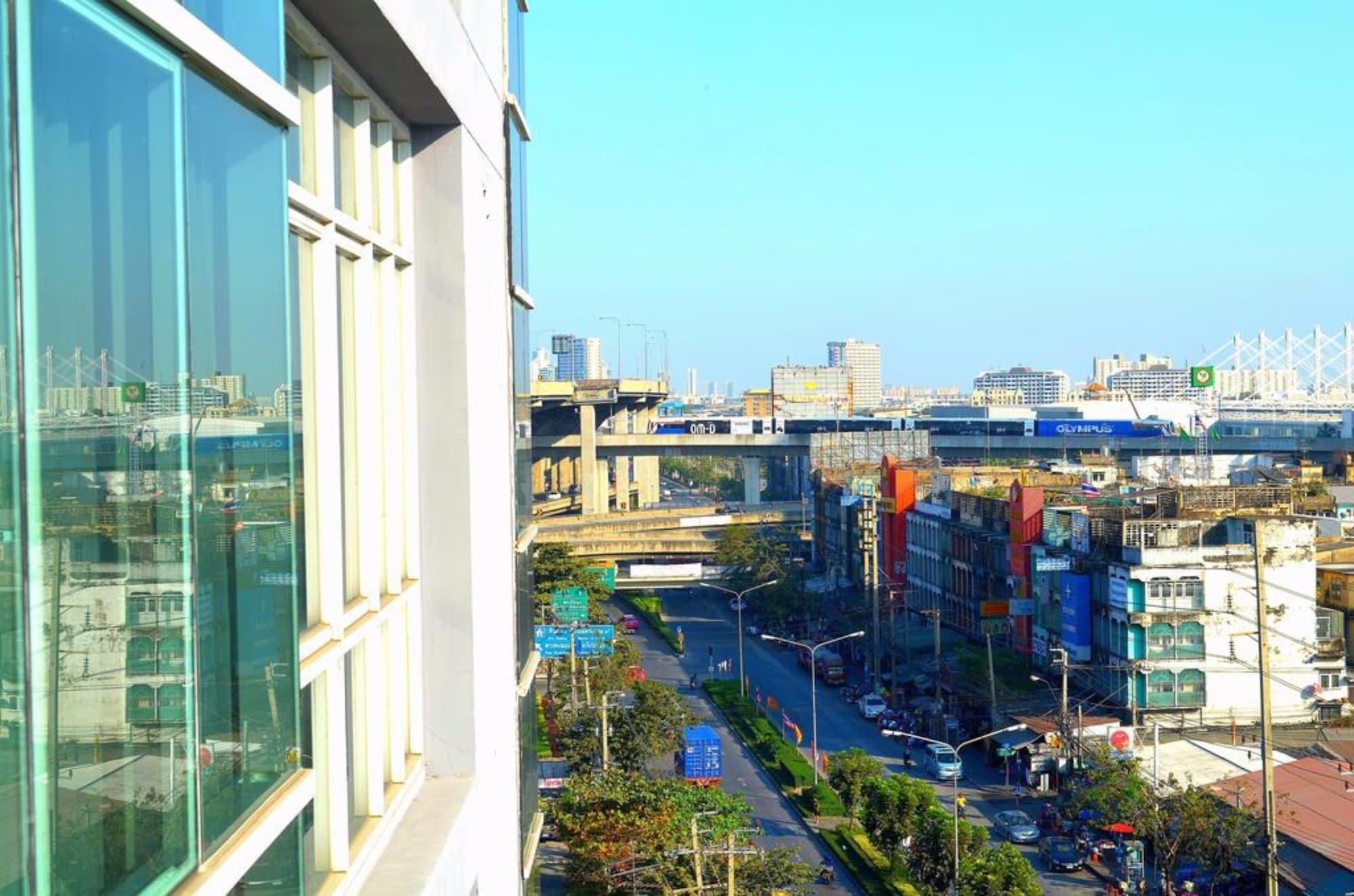 Brighton Hotel Bangkok Bagian luar foto